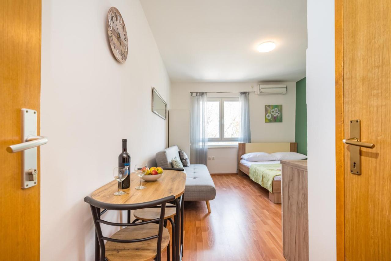 Studio And Rooms Zadar City Wall Exterior foto