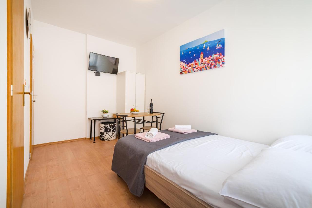 Studio And Rooms Zadar City Wall Exterior foto